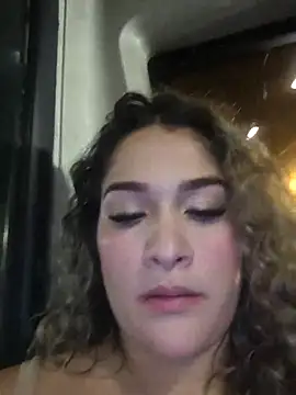 Sara smiiith211 online show from 05-13-26, 12:39