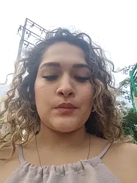 Sara smiiith211 online show from 12-03-25, 10:31