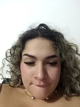 Sara smiiith211 online show from 05-16-26, 04:33