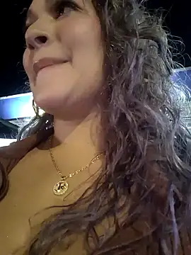 Sara smiiith211 online show from 02-08-26, 12:41