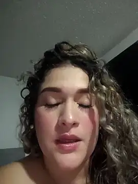 Sara smiiith211 online show from 05-02-26, 12:38
