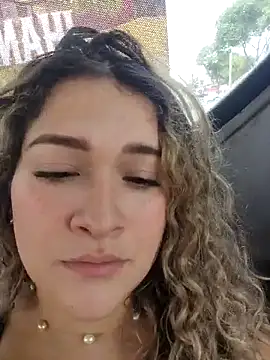 Sara smiiith211 online show from 04-20-26, 05:47