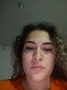 Sara smiiith211 online show from 05-14-26, 09:12