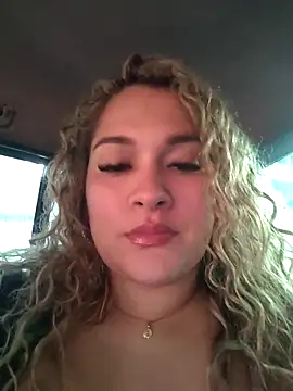 Sara smiiith211 online show from 12-17-25, 11:48