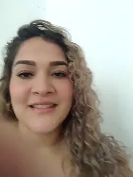 Sara smiiith211 online show from 03-11-26, 03:28