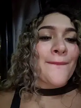 Sara smiiith211 online show from 05-09-26, 11:41