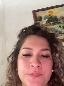 Sara smiiith211 online show from 05-31-26, 09:59