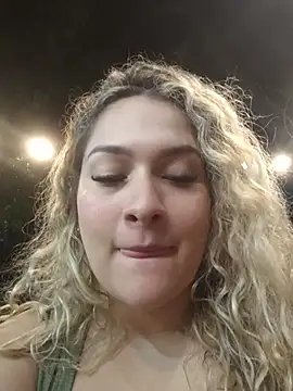 Snapshot of Sara_smiiith211 chatting on 07-17-26, 01:58 Sara smiiith211 online show from 07-17-26, 01:58