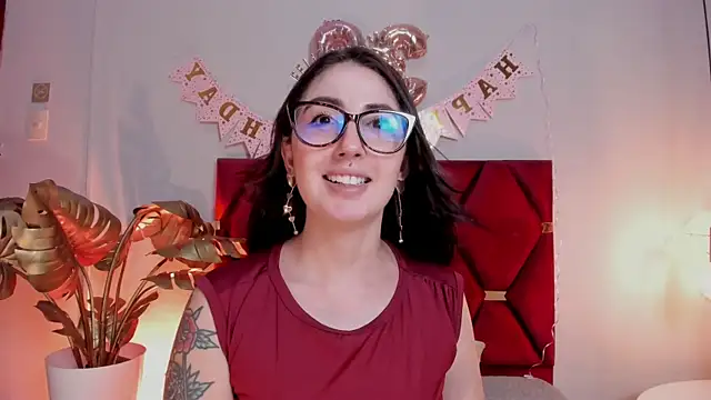 Emilywatsonn online show from 05-22-26, 12:41