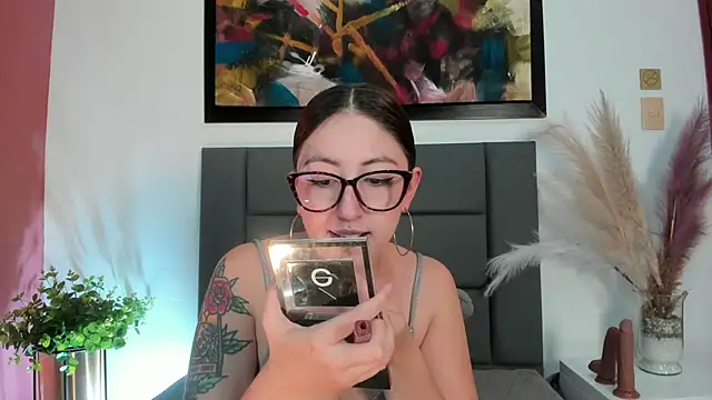 Snapshot of Emilywatsonn chatting on 01-15-26, 09:18 Emilywatsonn online show from 01-15-26, 09:18