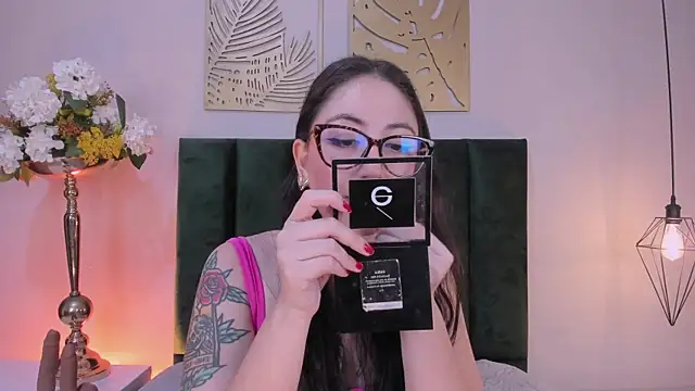 Emilywatsonn online show from 06-02-26, 01:05