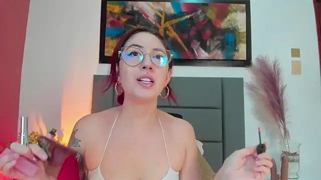 Emilywatsonn online show from 10-04-25, 12:34