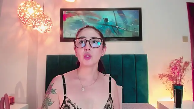 Emilywatsonn online show from 11-15-25, 08:13