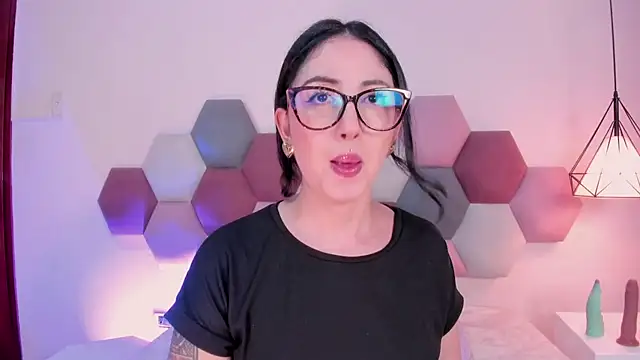 Emilywatsonn online show from 03-06-26, 12:27