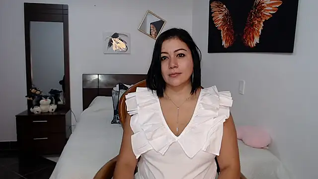 Snapshot of EmilyPeytonn chatting on 03-13-25, 03:06 EmilyPeytonn online show from 03-13-25, 03:06