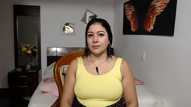 Snapshot of EmilyPeytonn chatting on 03-19-25, 10:33 EmilyPeytonn online show from 03-19-25, 10:33