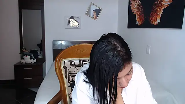 Snapshot of EmilyPeytonn chatting on 03-15-25, 01:51 EmilyPeytonn online show from 03-15-25, 01:51