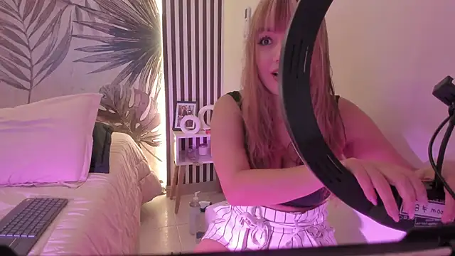 Samaantha-White online show from 04-10-26, 11:28