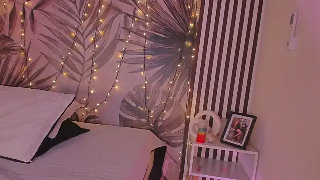 Samaantha-White online show from 12-02-25, 11:23