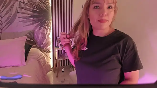 Samaantha-White online show from 04-08-26, 11:44