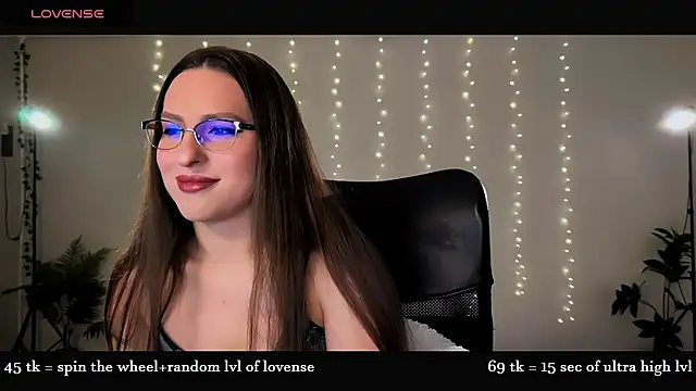 Snapshot of Alicia_x_art chatting on 03-27-26, 08:10 Alicia x art online show from 03-27-26, 08:10