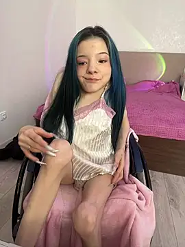 MiniSophiaa online show from 03-29-26, 08:16