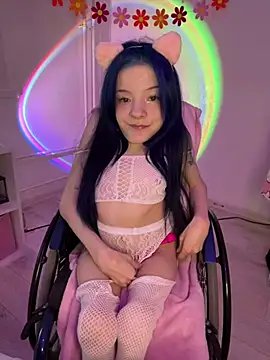 MiniSophiaa online show from 04-06-26, 08:15