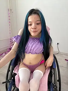 MiniSophiaa online show from 03-23-26, 07:19