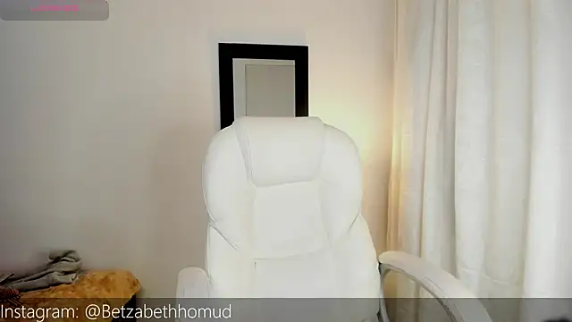 BetzabethHomud0 online show from 11-14-25, 10:46