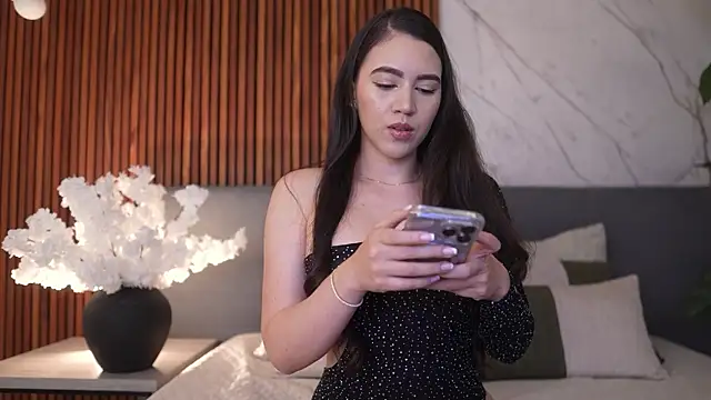 Snapshot of Amelia_Rouse chatting on 12-22-25, 09:59 Amelia Rouse online show from 12-22-25, 09:59