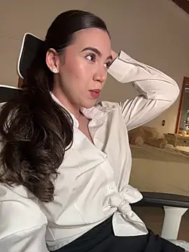 Snapshot of Amelia_Rouse chatting on 12-17-25, 09:31 Amelia Rouse online show from 12-17-25, 09:31