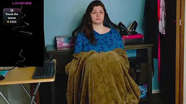 TreeJeanne online show from 11-22-25, 03:38