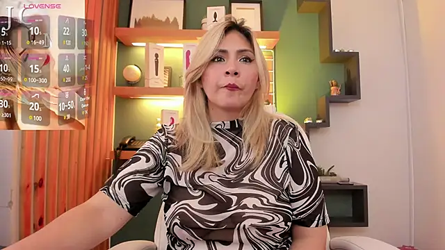 Melanie silver  online show from 03-11-25, 09:48