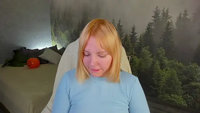 Stacy Luv online show from 10-25-25, 01:05