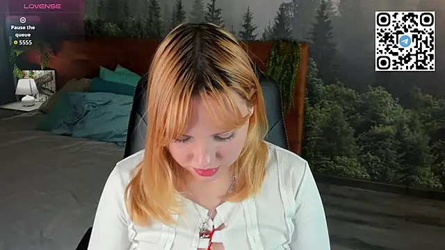 Snapshot of Stacy_Luv chatting on 10-08-25, 01:07 Stacy Luv online show from 10-08-25, 01:07