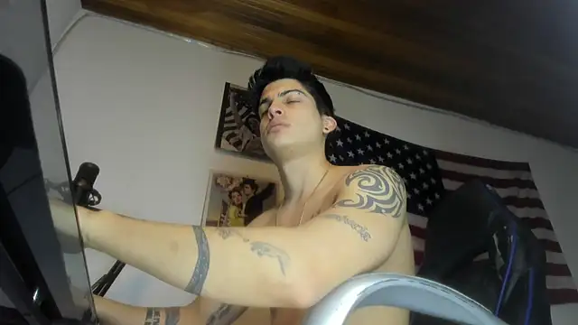 Snapshot of charlie_hotxxx chatting on 01-31-26, 11:58 charlie hotxxx online show from 01-31-26, 11:58