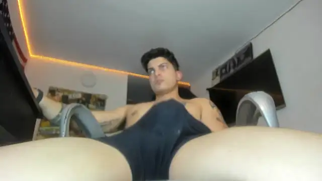 Snapshot of charlie_hotxxx chatting on 09-28-25, 02:07 charlie hotxxx online show from 09-28-25, 02:07