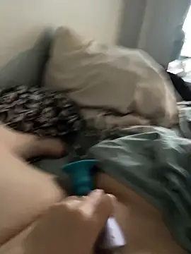 Snapshot of sylviahhh chatting on 12-29-24, 02:00 sylviahhh online show from 12-29-24, 02:00