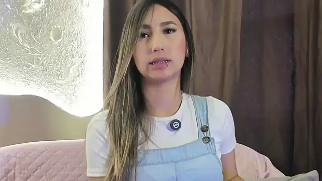 Snapshot of _Emma_Valka chatting on 09-18-25, 02:53  Emma Valka online show from 09-18-25, 02:53