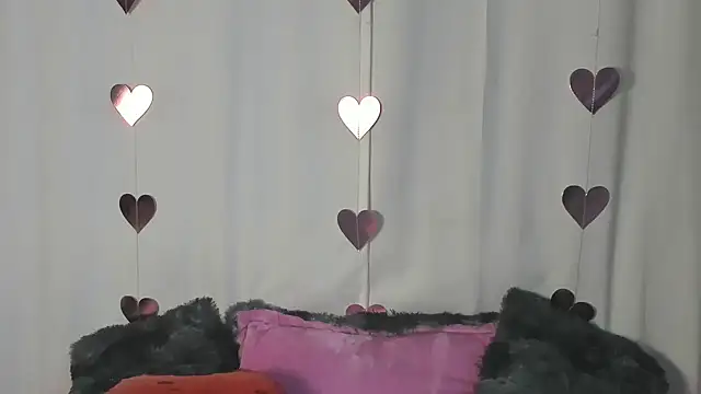 Snapshot of _Emma_Valka chatting on 02-12-25, 01:09  Emma Valka online show from 02-12-25, 01:09