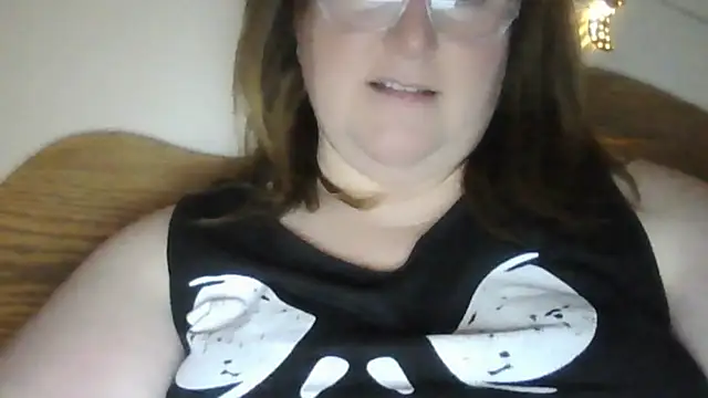 Snapshot of crescentm00n chatting on 03-04-25, 05:32 crescentm00n online show from 03-04-25, 05:32