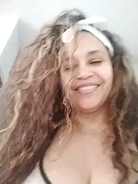 Snapshot of Alma_Sexyy chatting on 03-21-25, 02:29 Alma Sexyy online show from 03-21-25, 02:29
