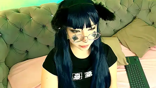 Snapshot of Purplee_Baby chatting on 03-03-25, 01:28 Purplee Baby online show from 03-03-25, 01:28