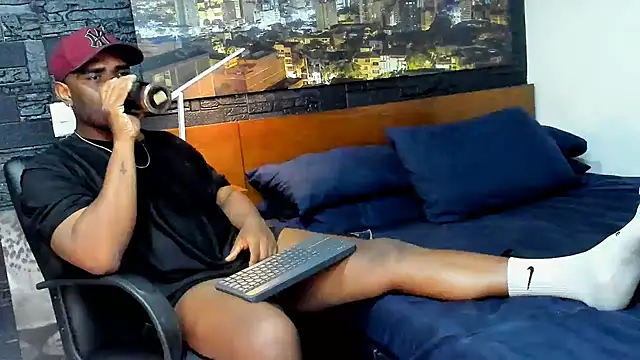 thomas santtos1 online show from 03-11-25, 11:47