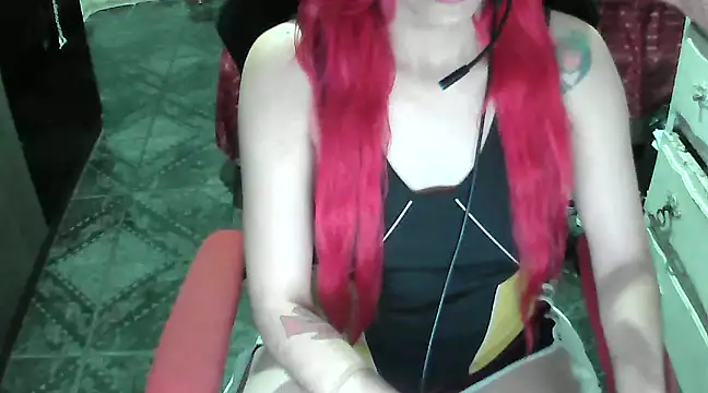 Snapshot of ManuEscarlate13 chatting on 01-04-25, 05:27 ManuEscarlate13 online show from 01-04-25, 05:27