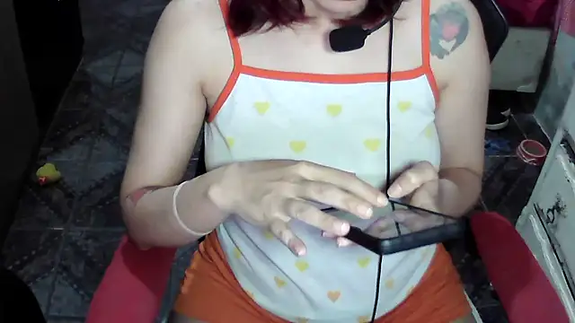 Snapshot of ManuEscarlate13 chatting on 11-07-25, 05:45 ManuEscarlate13 online show from 11-07-25, 05:45