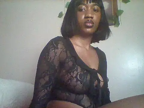 Snapshot of Queeen_model chatting on 04-19-26, 10:01 Queeen model online show from 04-19-26, 10:01