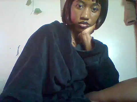 Snapshot of Queeen_model chatting on 06-25-26, 12:54 Queeen model online show from 06-25-26, 12:54