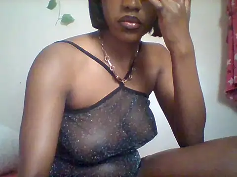 Snapshot of Queeen_model chatting on 06-22-26, 05:21 Queeen model online show from 06-22-26, 05:21