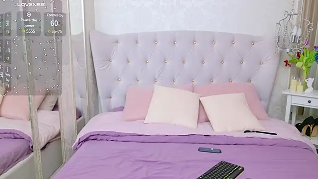 Snapshot of Damn_Bae_ chatting on 03-12-25, 01:14 Damn Bae online show from 03-12-25, 01:14